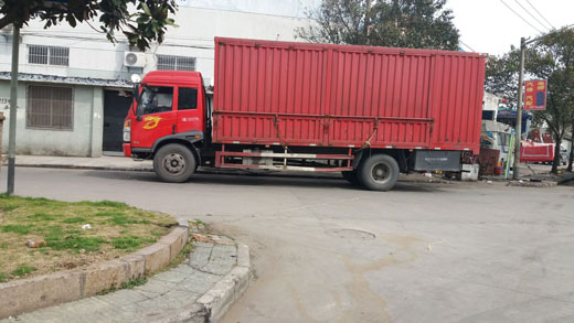 偉博物流貨運(yùn)卡車